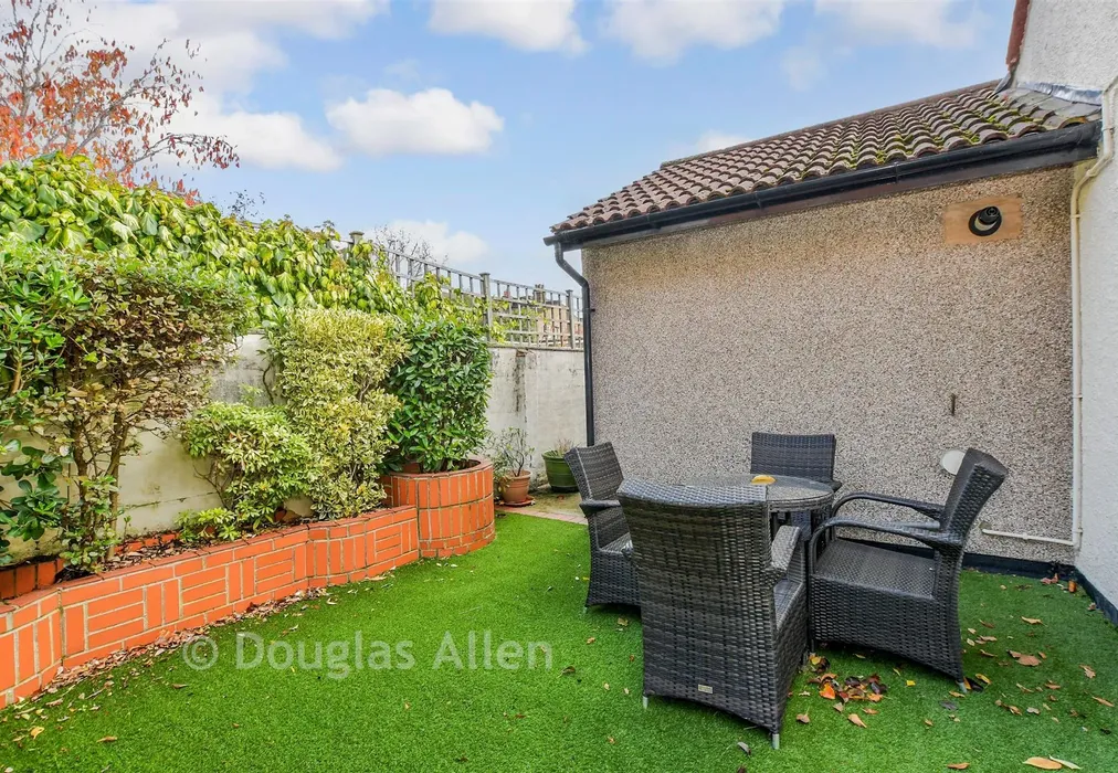 Rear Garden - Grange Avenue, Woodford Green, Essex - Wards of Kent