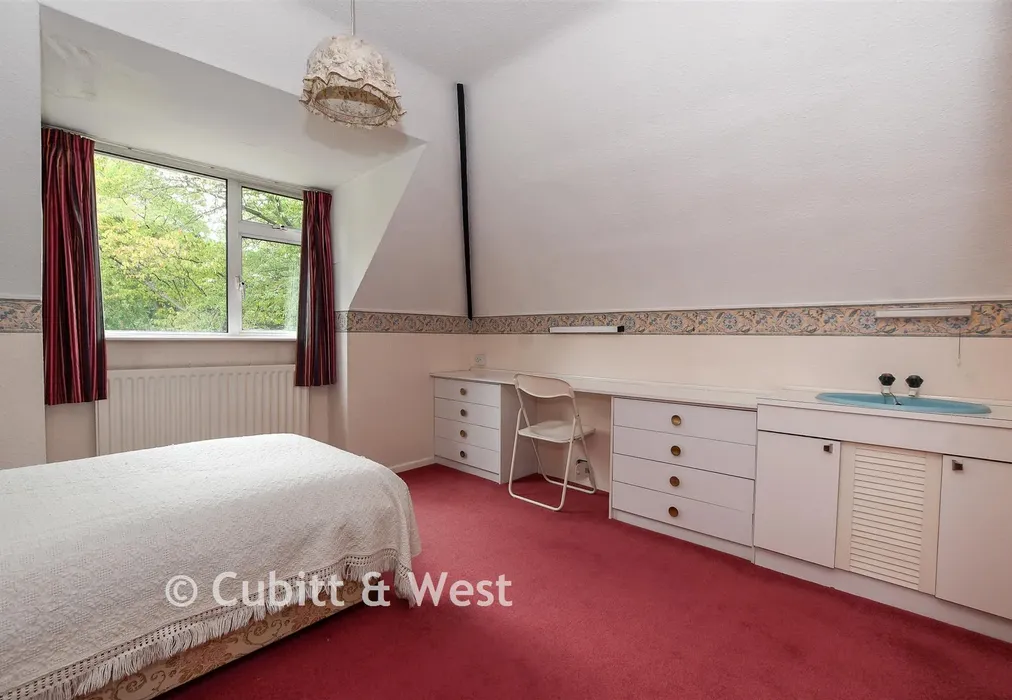 Bedroom 2 - Woodhurst Park, Oxted, Surrey - Wards of Kent