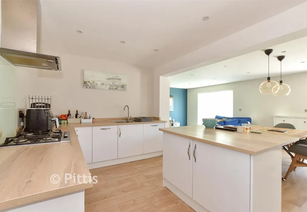 Kitchen - Lincoln Way, Bembridge, Isle of Wight - Wards of Kent
