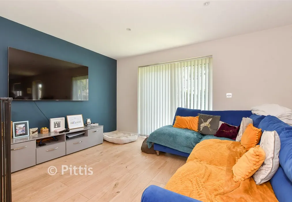 Lounge/Dining Area - Lincoln Way, Bembridge, Isle of Wight - Wards of Kent