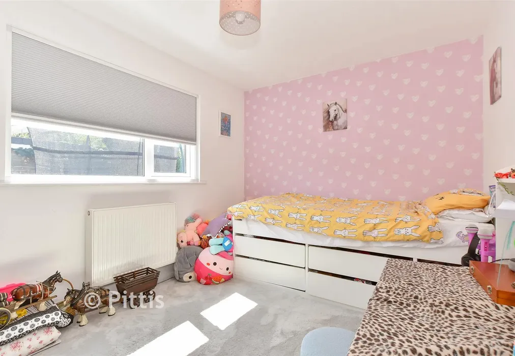 Bedroom 2 - Lincoln Way, Bembridge, Isle of Wight - Wards of Kent