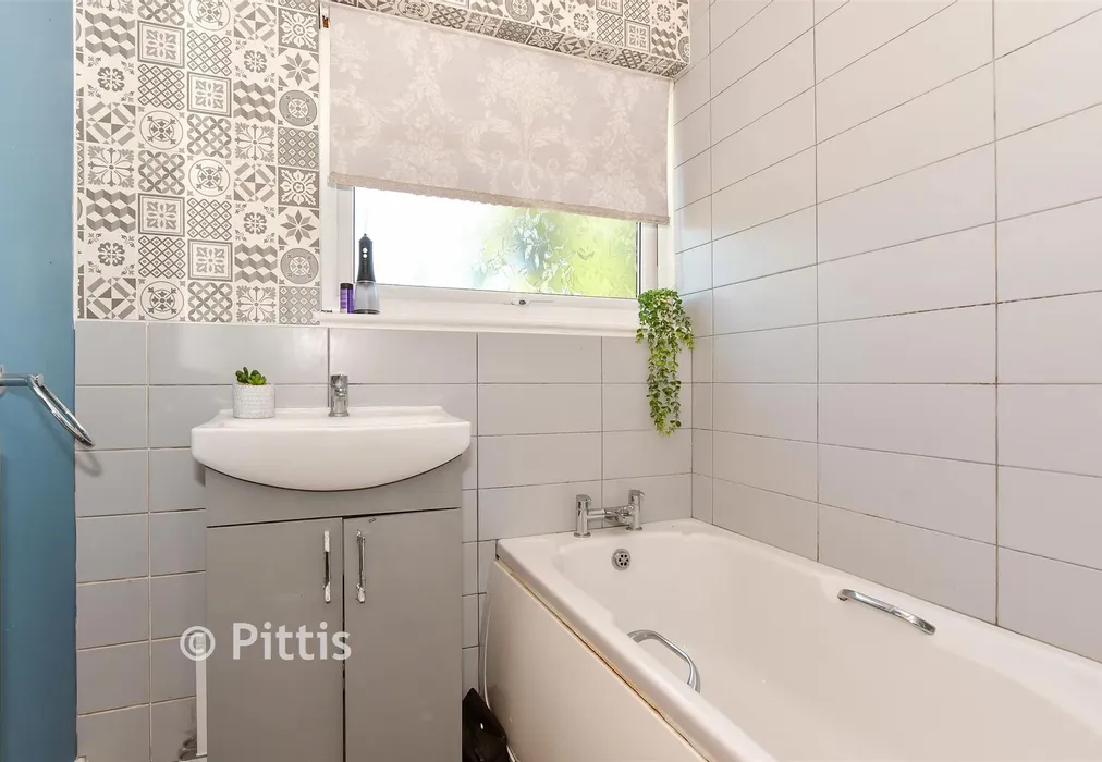 Bathroom - Lincoln Way, Bembridge, Isle of Wight - Wards of Kent