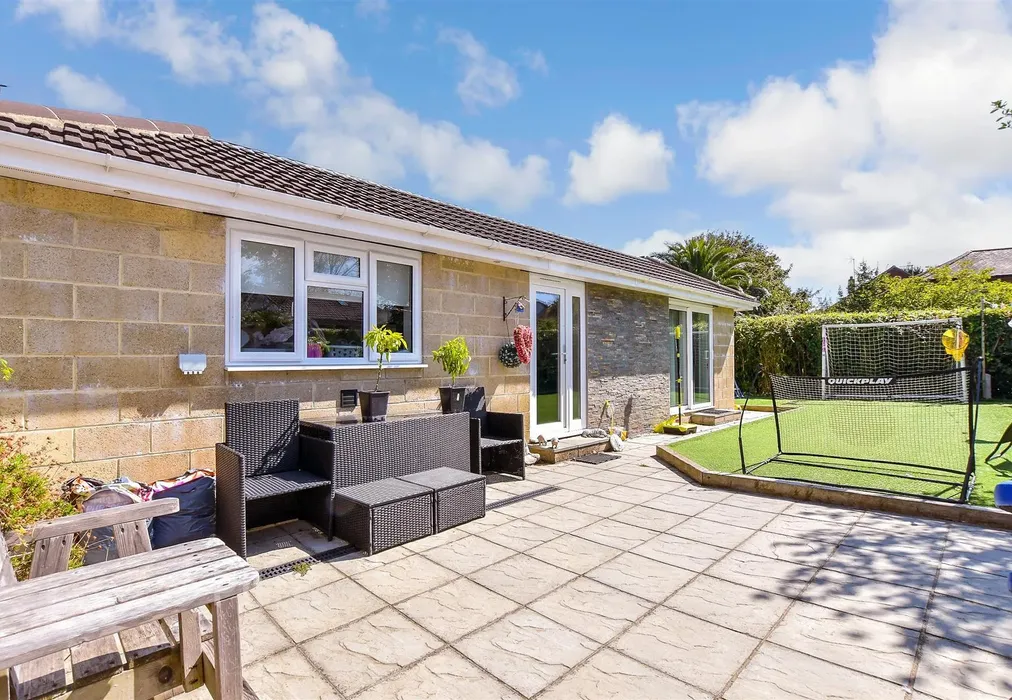 Patio / Decking - Lincoln Way, Bembridge, Isle of Wight - Wards of Kent