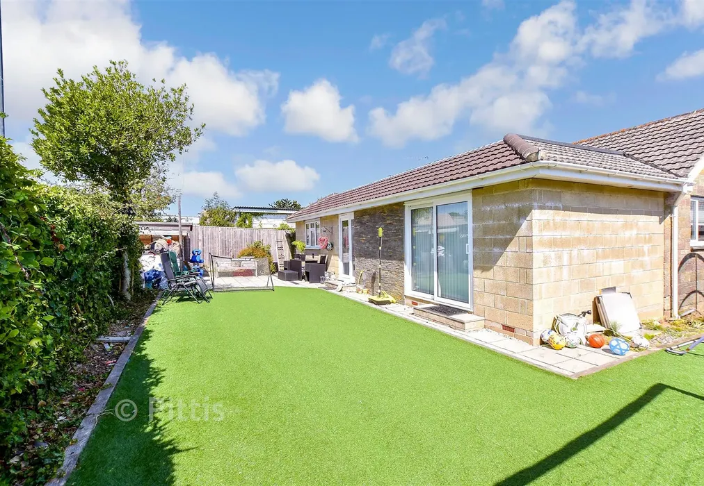 Rear Garden - Lincoln Way, Bembridge, Isle of Wight - Wards of Kent