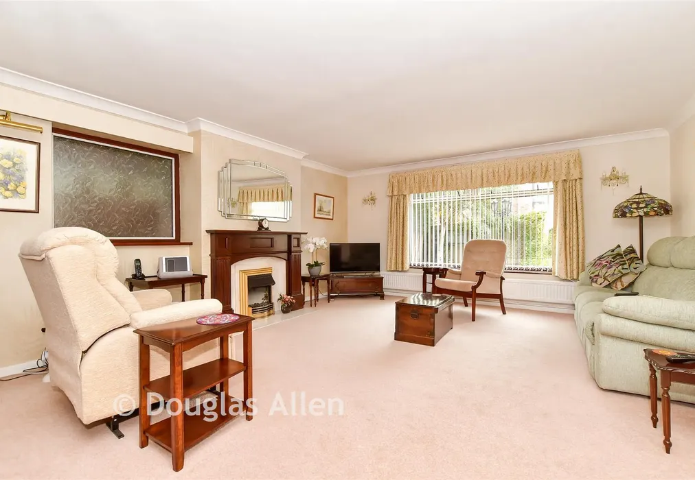 Lounge - Mill Road, Billericay, Essex - Wards of Kent