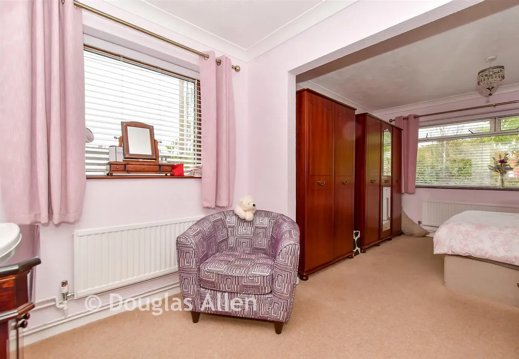 Dressing Area - Mill Road, Billericay, Essex - Wards of Kent
