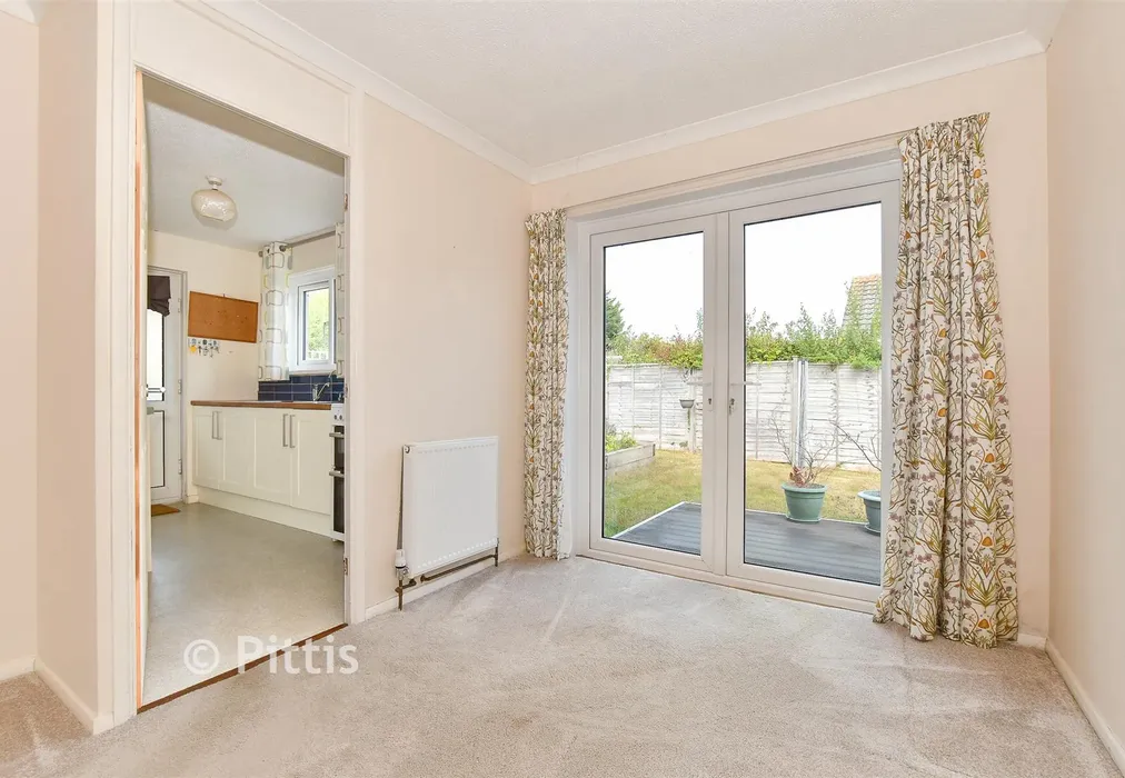 Internal Lifestyle Photograph - Lincoln Way, Bembridge, Isle of Wight - Wards of Kent
