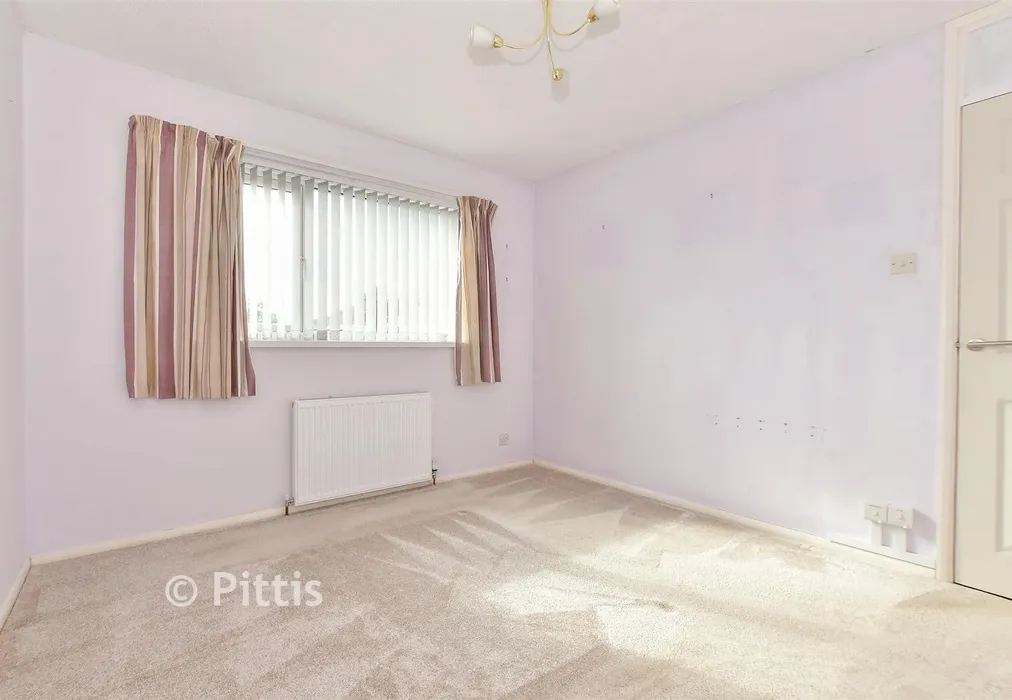 Bedroom 1 - Lincoln Way, Bembridge, Isle of Wight - Wards of Kent