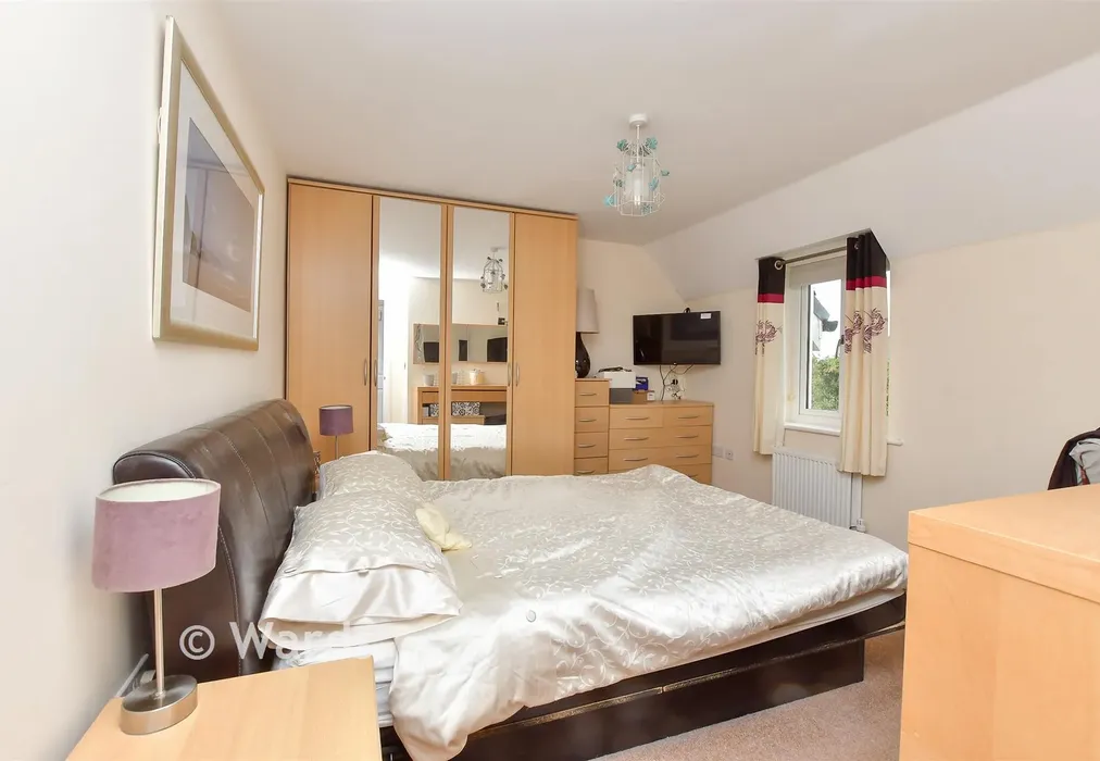 Bedroom 1 - Bewick Walk, Iwade, Sittingbourne, Kent - Wards of Kent