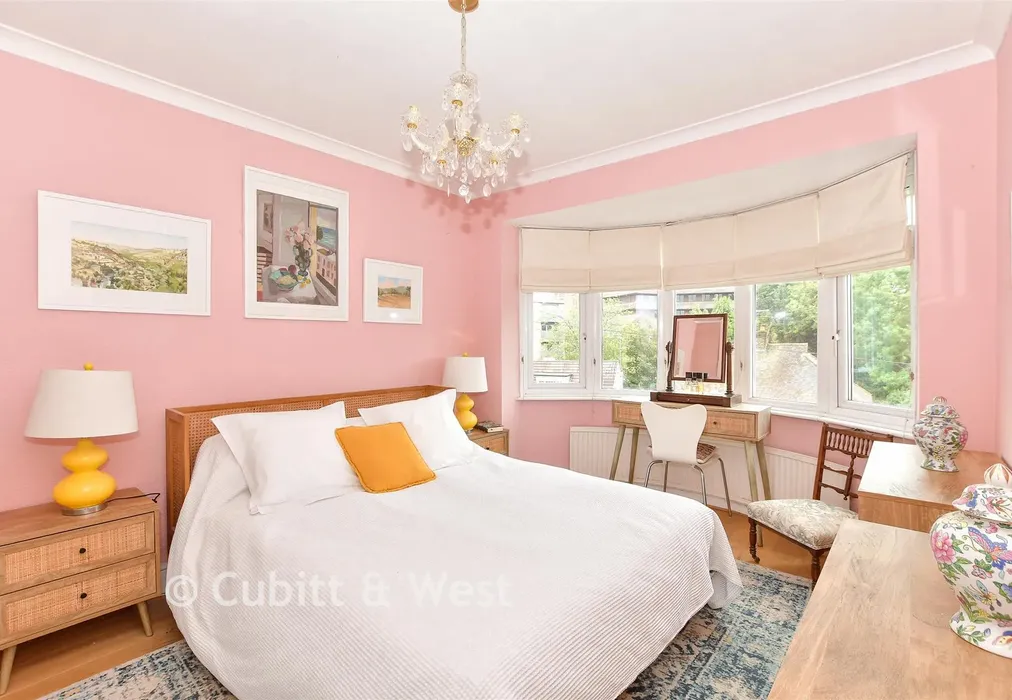 Bedroom 1 - Dallaway Gardens, East Grinstead, West Sussex - Wards of Kent