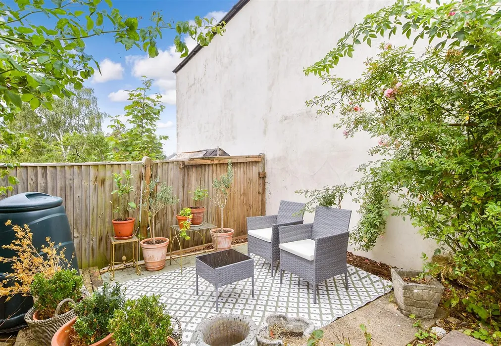 Rear Garden - Dallaway Gardens, East Grinstead, West Sussex - Wards of Kent