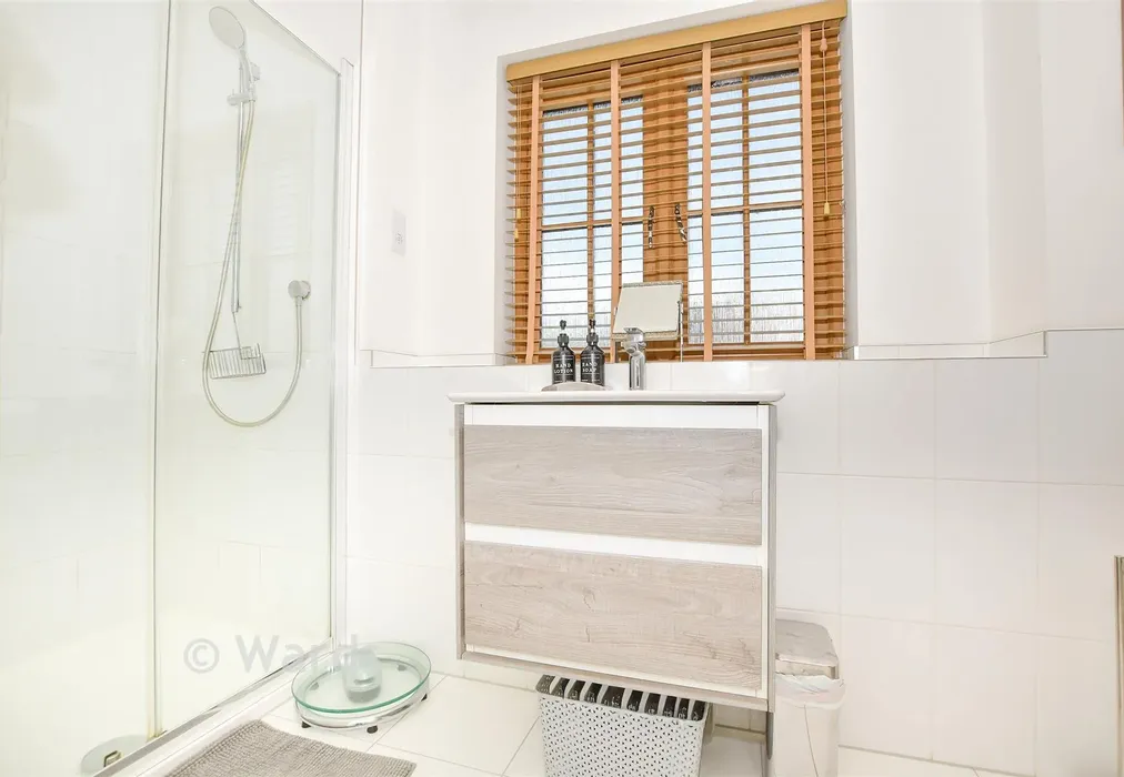 En-Suite Shower Room - Primrose Close, Marden, Tonbridge, Kent - Wards of Kent