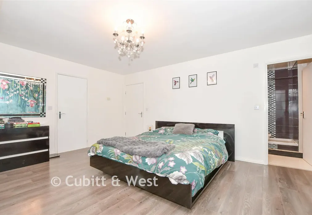 Bedroom 1 - Stone Court, Worth, Crawley, West Sussex - Wards of Kent