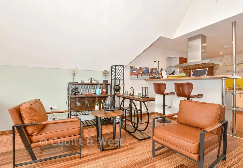 Lounge - Stone Court, Worth, Crawley, West Sussex - Wards of Kent