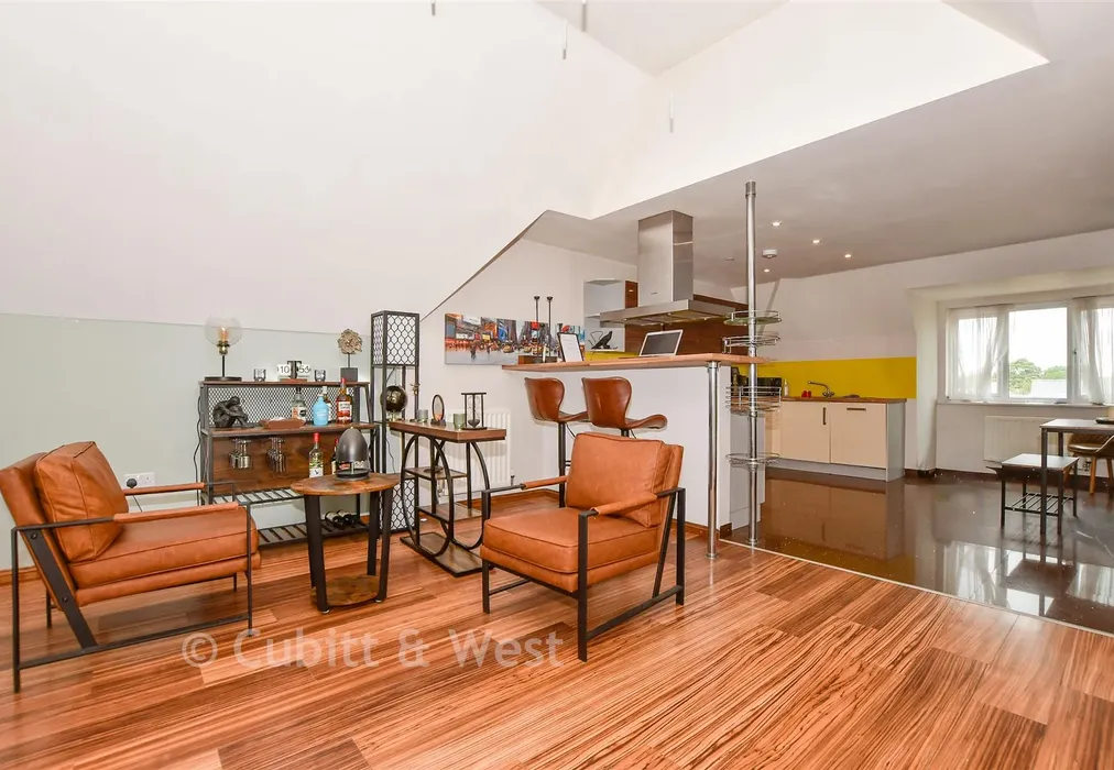 Lounge - Stone Court, Worth, Crawley, West Sussex - Wards of Kent