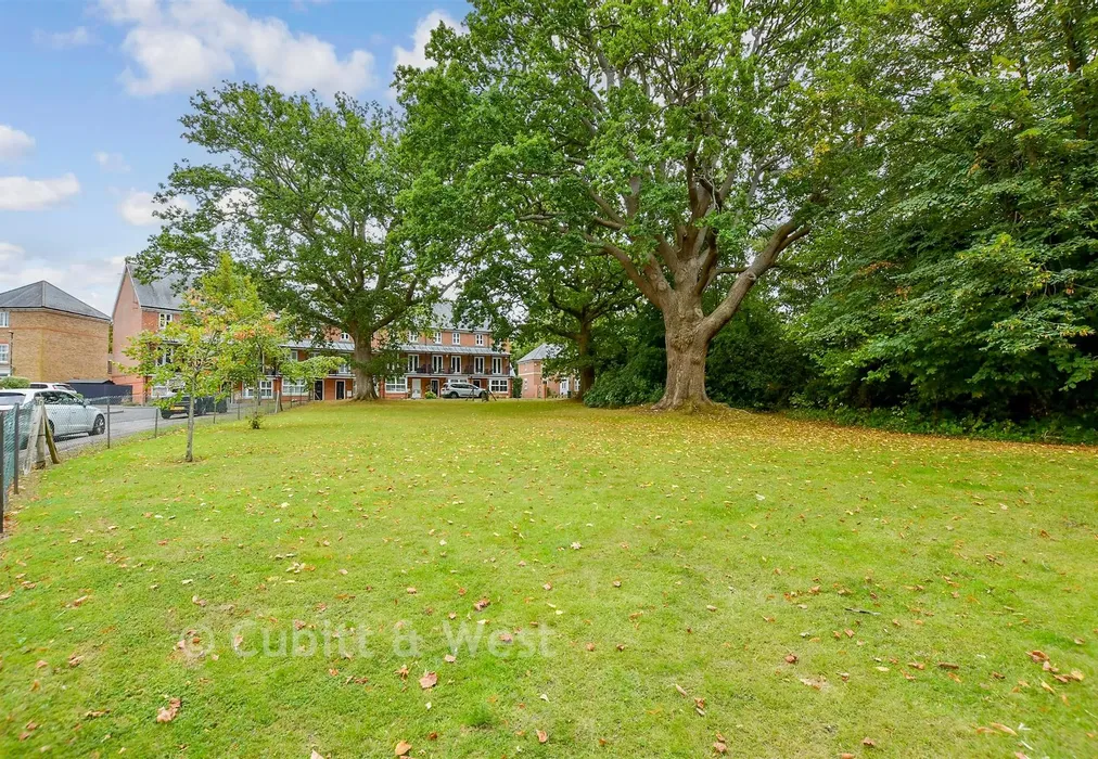 Surrounding Area - Stone Court, Worth, Crawley, West Sussex - Wards of Kent