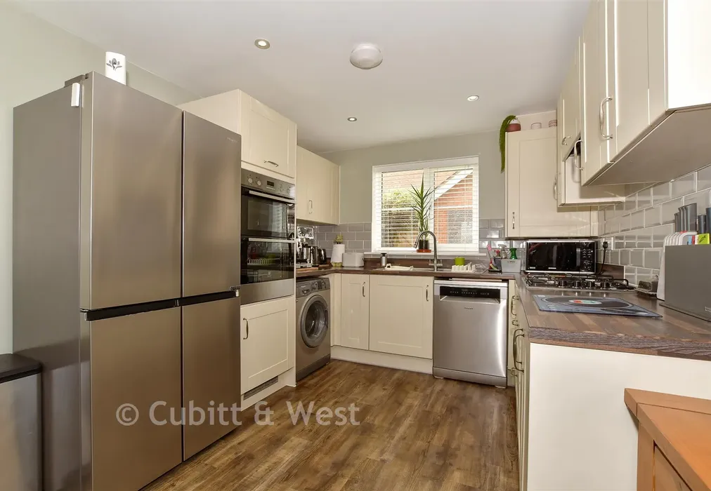 Kitchen/ Dining Room - Tanners Way, Faygate, West Sussex - Wards of Kent
