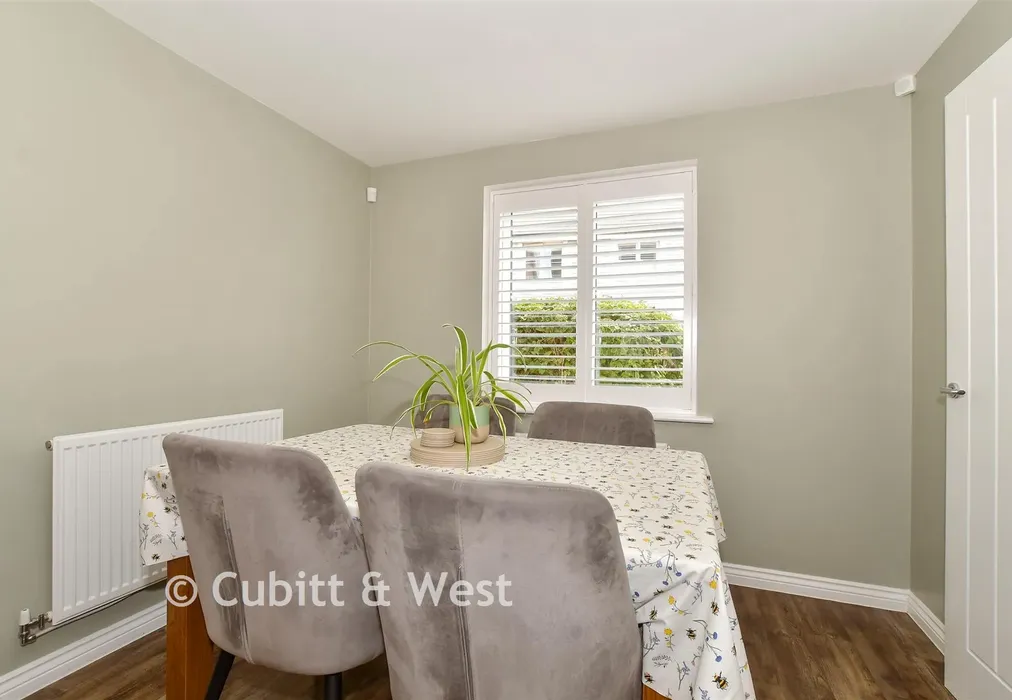 Kitchen/ Dining Room - Tanners Way, Faygate, West Sussex - Wards of Kent