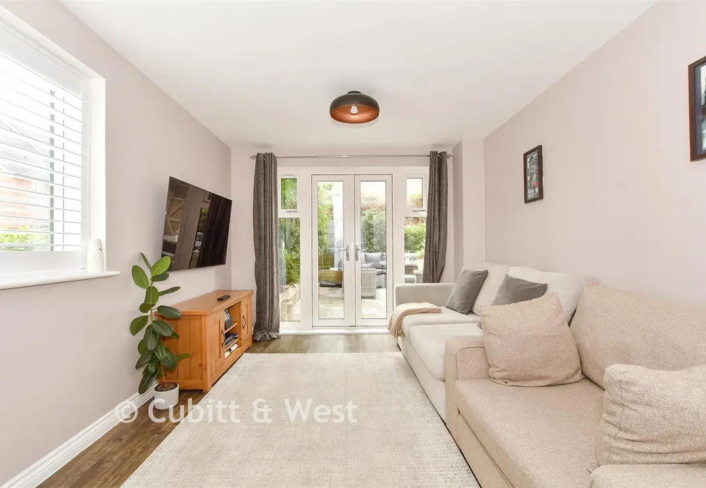 Lounge - Tanners Way, Faygate, West Sussex - Wards of Kent
