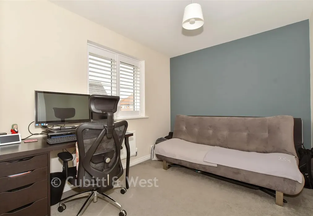 Bedroom 3 - Tanners Way, Faygate, West Sussex - Wards of Kent