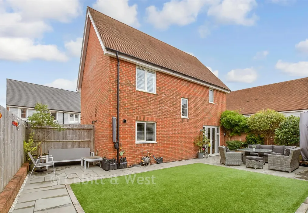 Rear Elevation - Tanners Way, Faygate, West Sussex - Wards of Kent