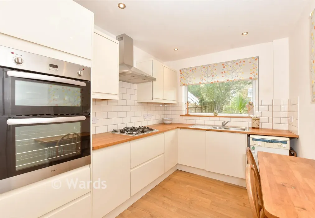 Kitchen - Ormonde Road, Hythe, Kent - Wards of Kent