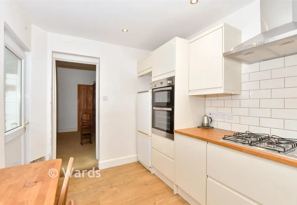 Kitchen - Ormonde Road, Hythe, Kent - Wards of Kent
