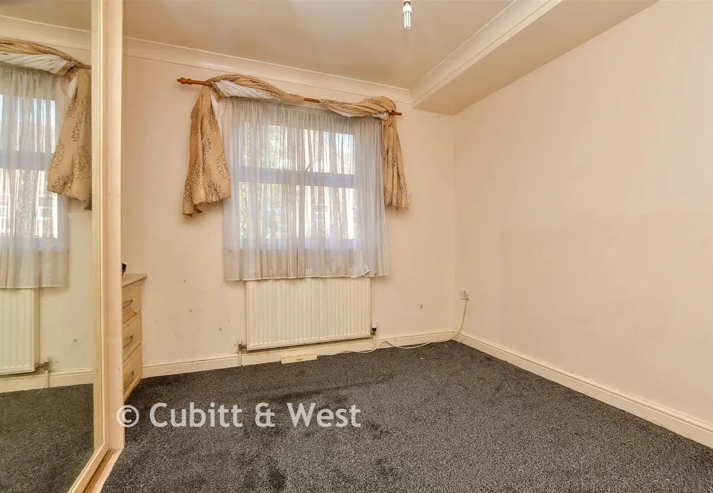 Bedroom 1 - Ravenscroft Road, Beckenham, Kent - Wards of Kent