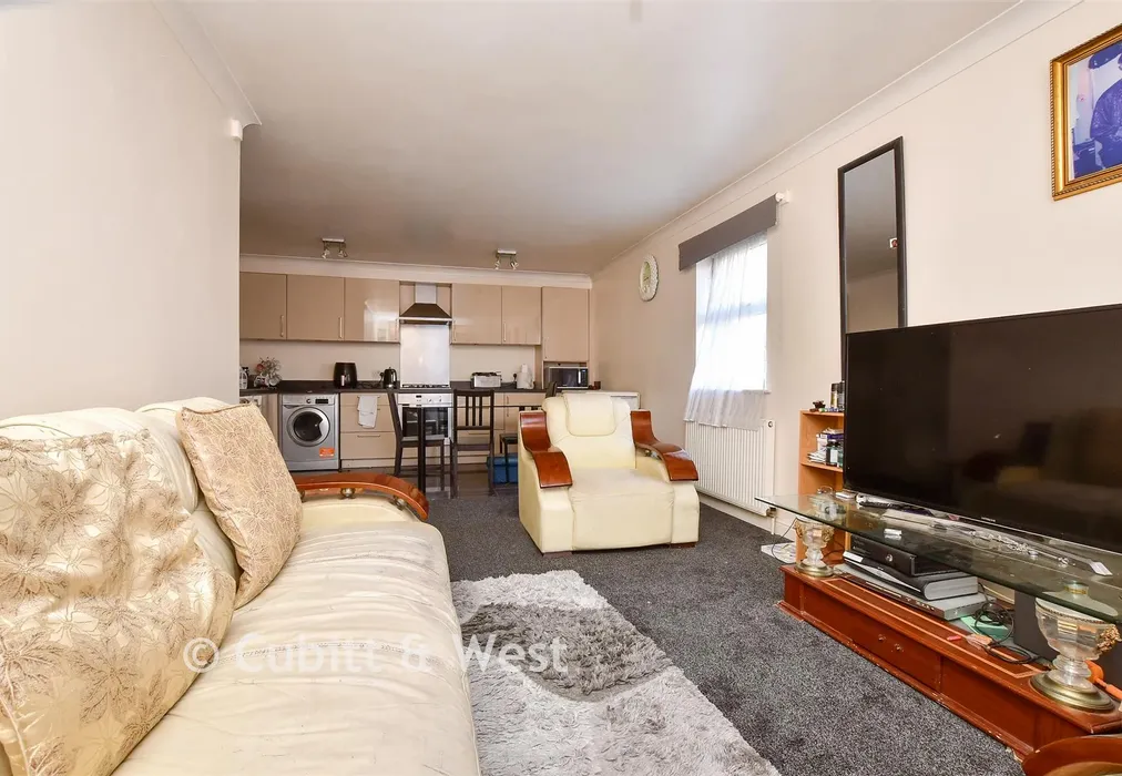 Kitchen / Living Room - Ravenscroft Road, Beckenham, Kent - Wards of Kent