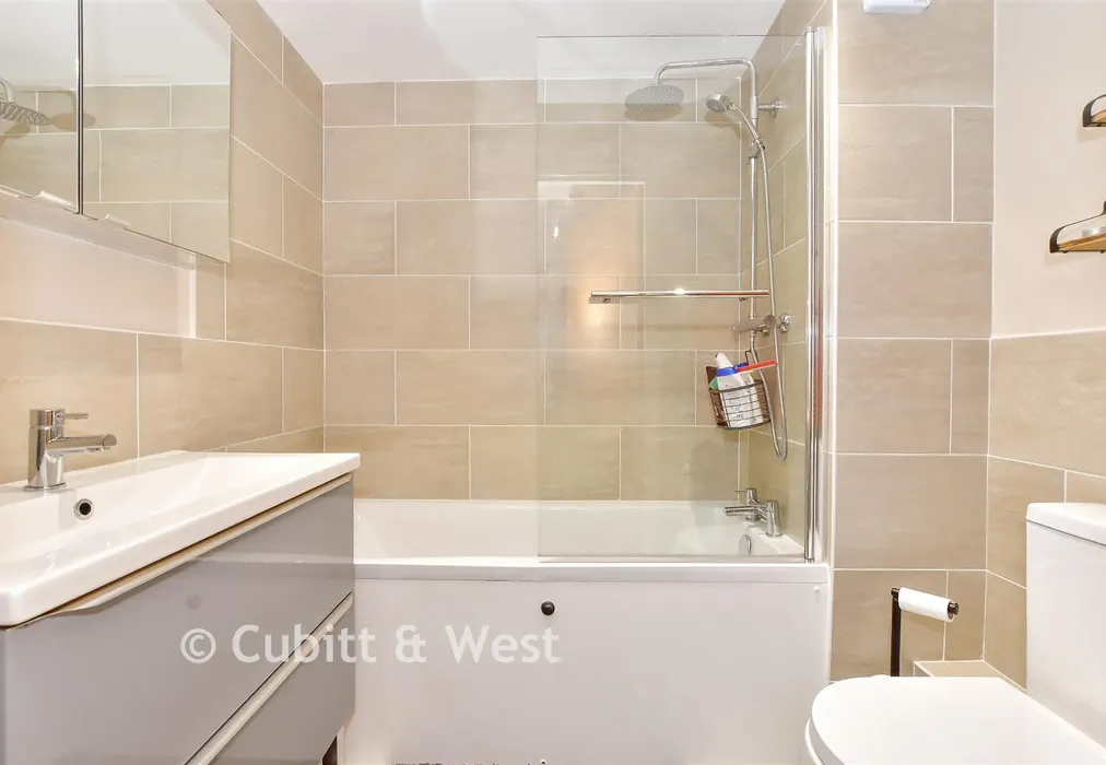 Bathroom - Queens Crescent, Southsea, Hampshire - Wards of Kent