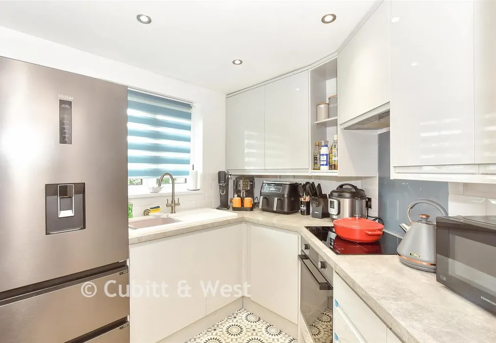 Kitchen - Queens Crescent, Southsea, Hampshire - Wards of Kent
