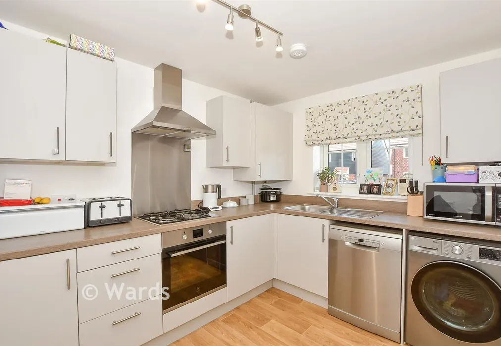 Kitchen - Joy Drive, Tonbridge, Kent - Wards of Kent
