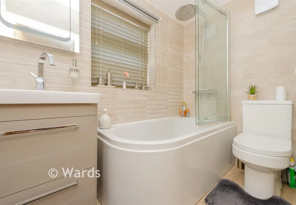 Bathroom - Oliver Crescent, Farningham, Dartford, Kent - Wards of Kent