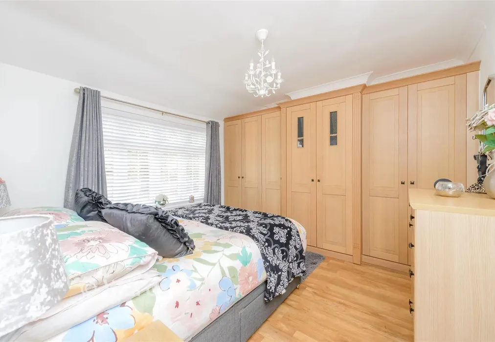 Bedroom 1 - Oliver Crescent, Farningham, Dartford, Kent - Wards of Kent