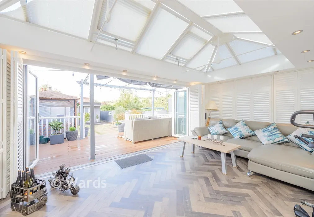 Sun Room - Oliver Crescent, Farningham, Dartford, Kent - Wards of Kent