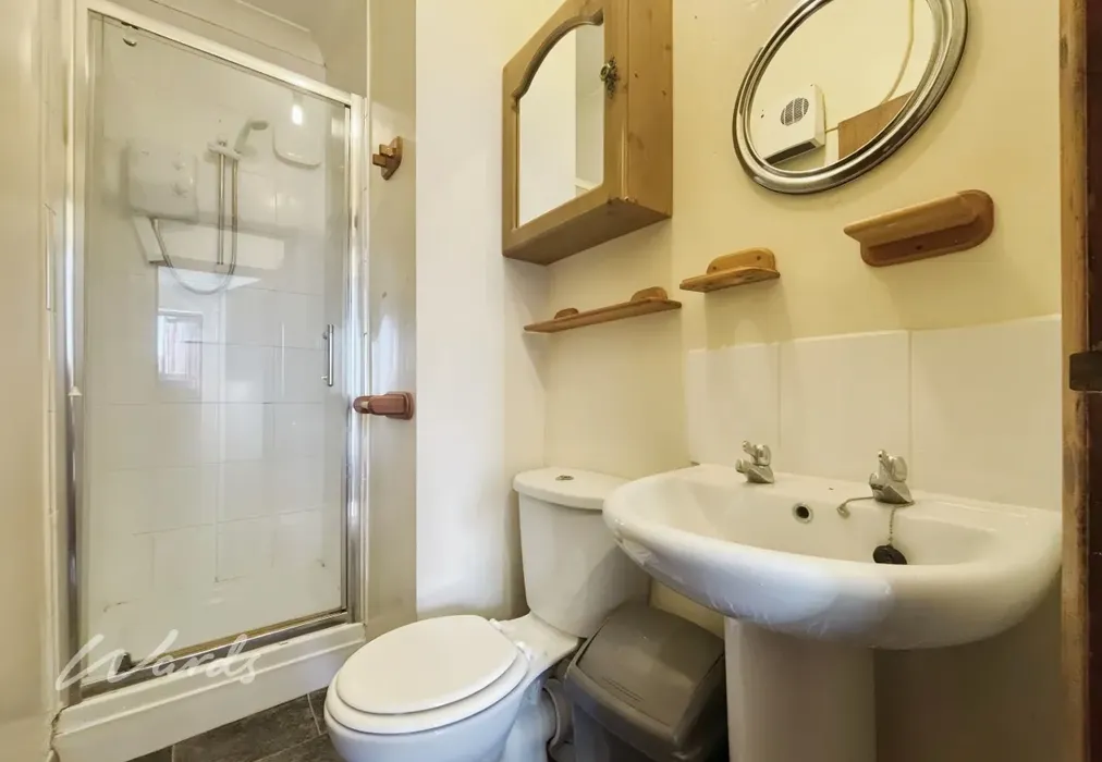 Shower Room - Delamark Road Sheerness ME12 - Wards of Kent