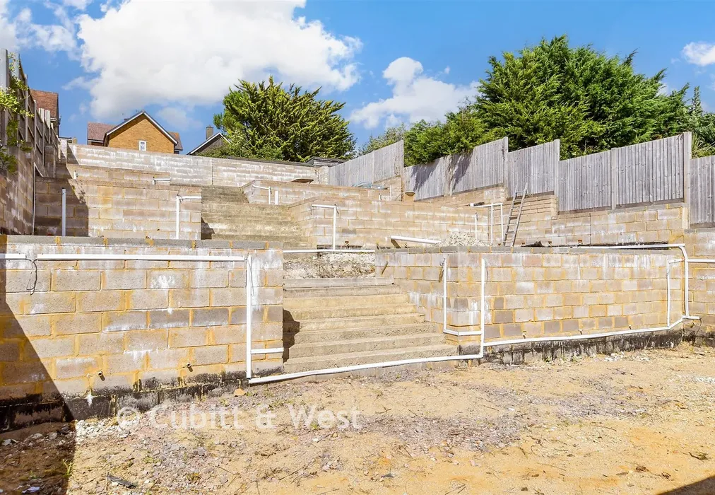 Rear Garden - Warren Way, Woodingdean, Brighton, East Sussex - Wards of Kent