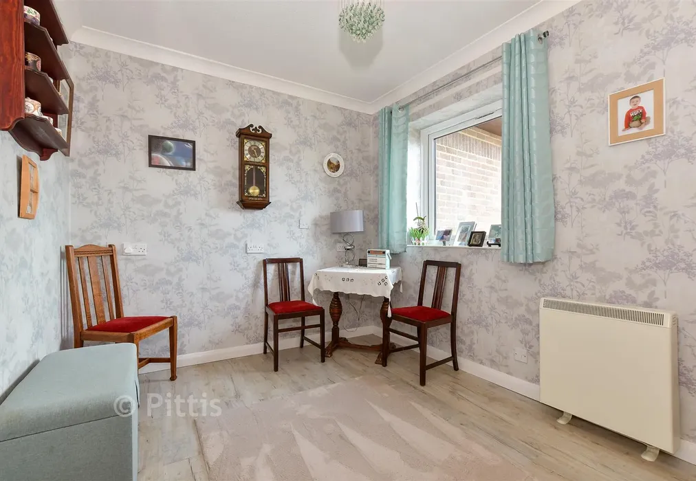 Bedroom 2 - Flat 4, Conistan Park, Shanklin, Isle of Wight - Wards of Kent