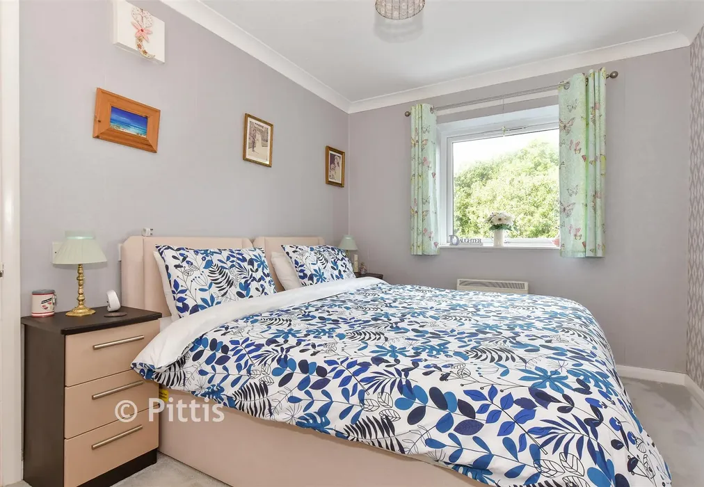 Bedroom 1 - Flat 4, Conistan Park, Shanklin, Isle of Wight - Wards of Kent
