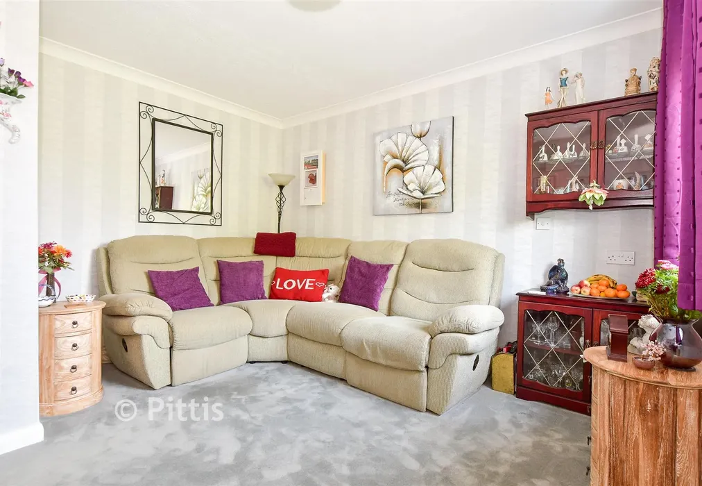 Lounge - Flat 4, Conistan Park, Shanklin, Isle of Wight - Wards of Kent