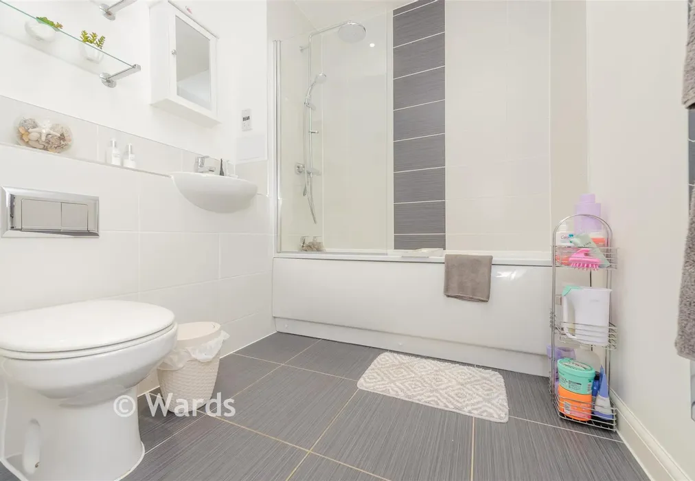 Bathroom - Havelock Drive, Greenhithe, Kent - Wards of Kent