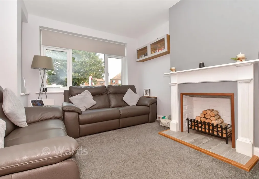 Lounge - Nash Court Gardens, Margate, Kent - Wards of Kent