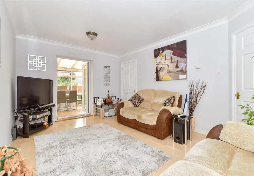Lounge - Staffa Close, Wickford, Essex - Wards of Kent