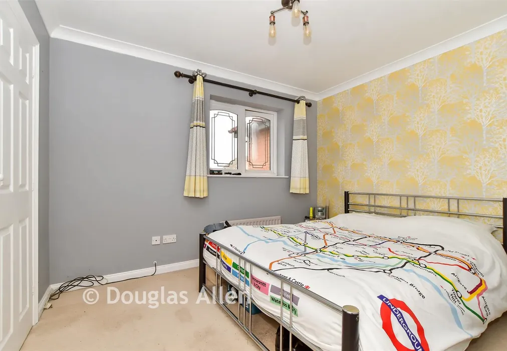 Bedroom 1 - Staffa Close, Wickford, Essex - Wards of Kent