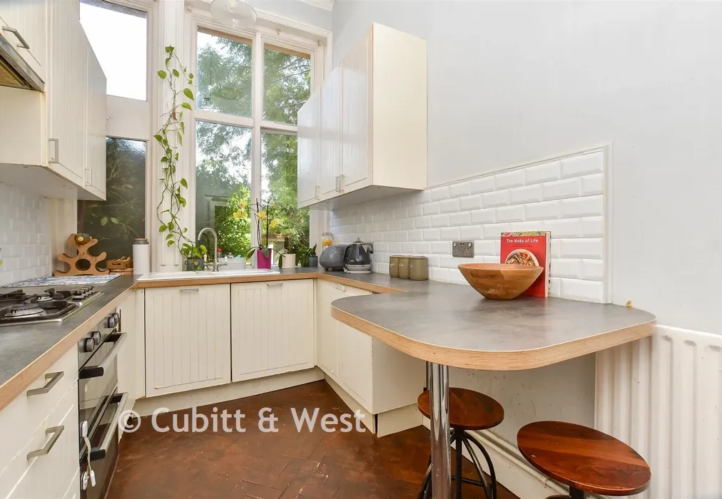 Kitchen - Frensham Road, Kenley, Surrey - Wards of Kent