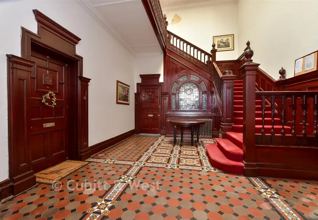 Internal Lifestyle Photograph - Frensham Road, Kenley, Surrey - Wards of Kent