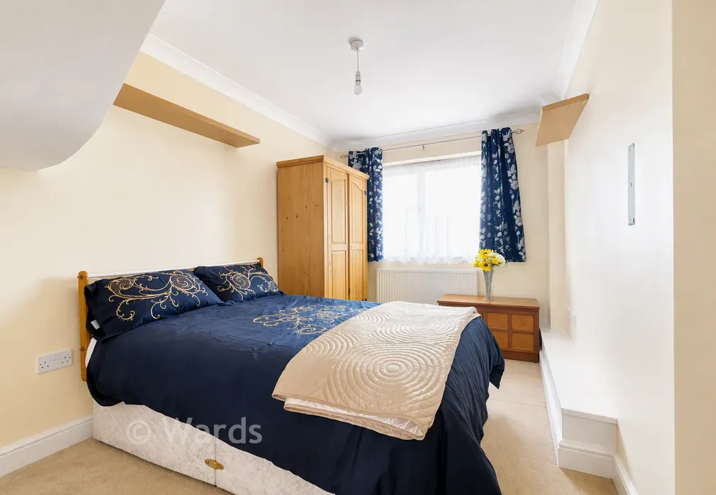Bedroom. - Robin Hood Lane, Lydd, Romney Marsh, Kent - Wards of Kent