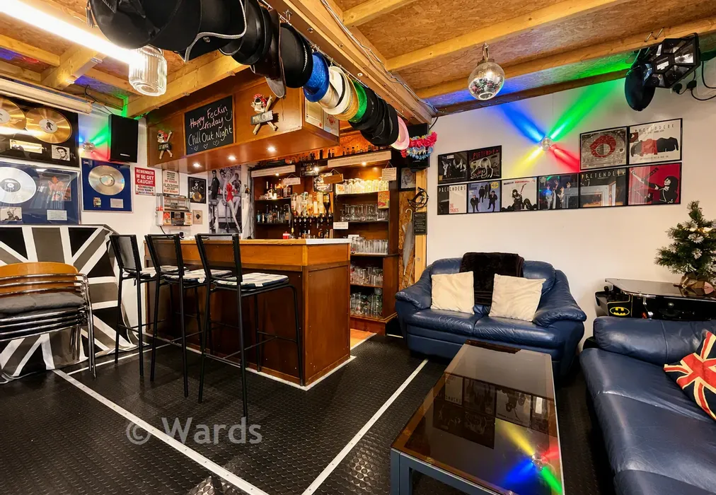 Garden Pub. - Robin Hood Lane, Lydd, Romney Marsh, Kent - Wards of Kent