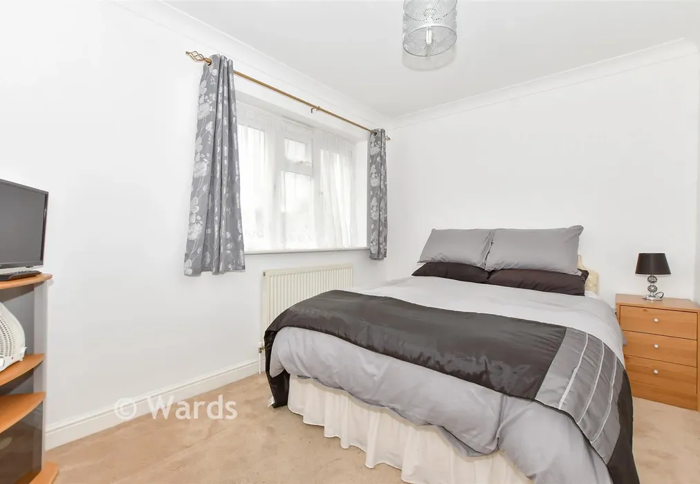 Bedroom 2 - Robin Hood Lane, Lydd, Romney Marsh, Kent - Wards of Kent