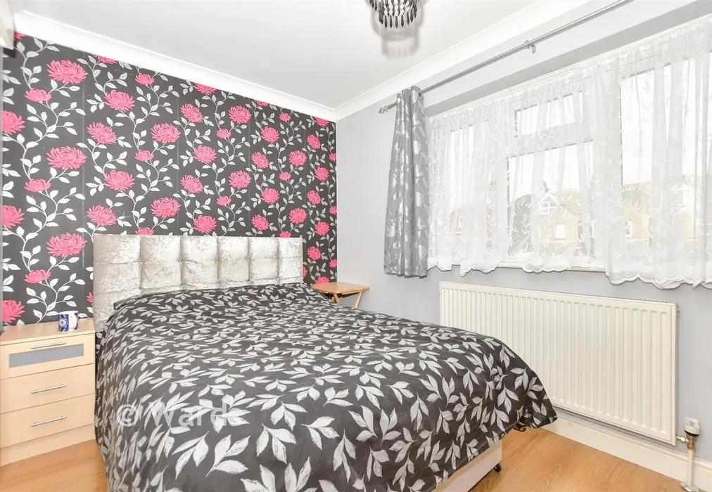 Bedroom 5 - Robin Hood Lane, Lydd, Romney Marsh, Kent - Wards of Kent